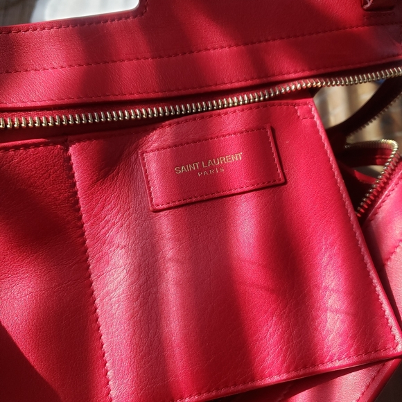 SAINT LAURENT Medium Classic Y Cabas - Picture 9 of 12